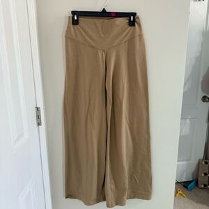 Old Navy Extra High Rise Tan Wide-Leg Go-Dry Leggings Size Small
